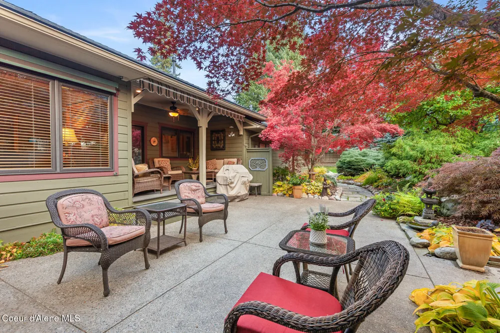 2992 E LAKE FOREST DRIVE Hayden Lake, ID 83835