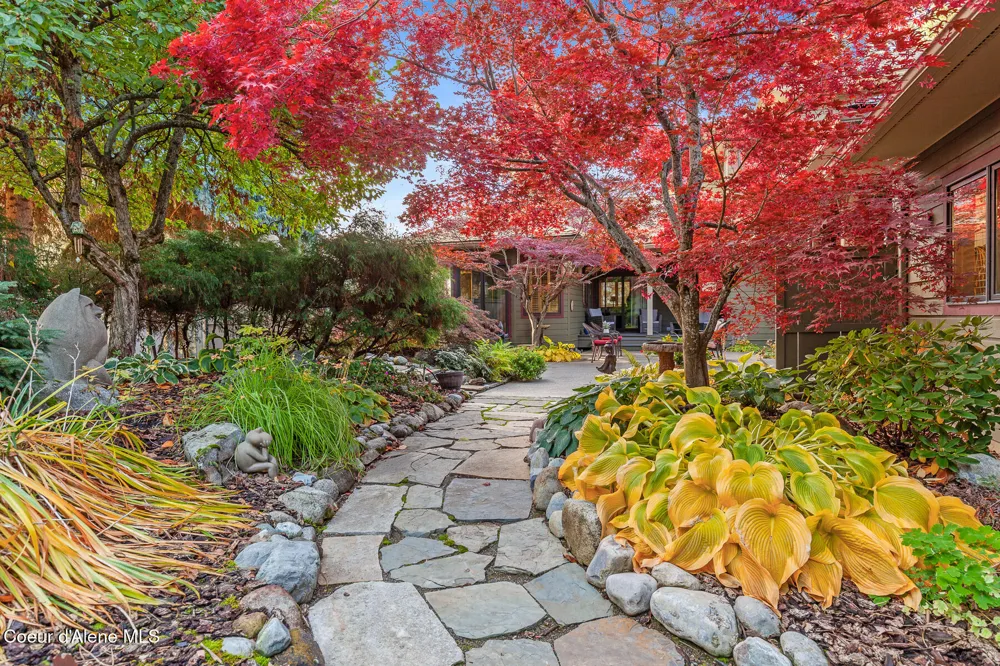 2992 E LAKE FOREST DRIVE Hayden Lake, ID 83835