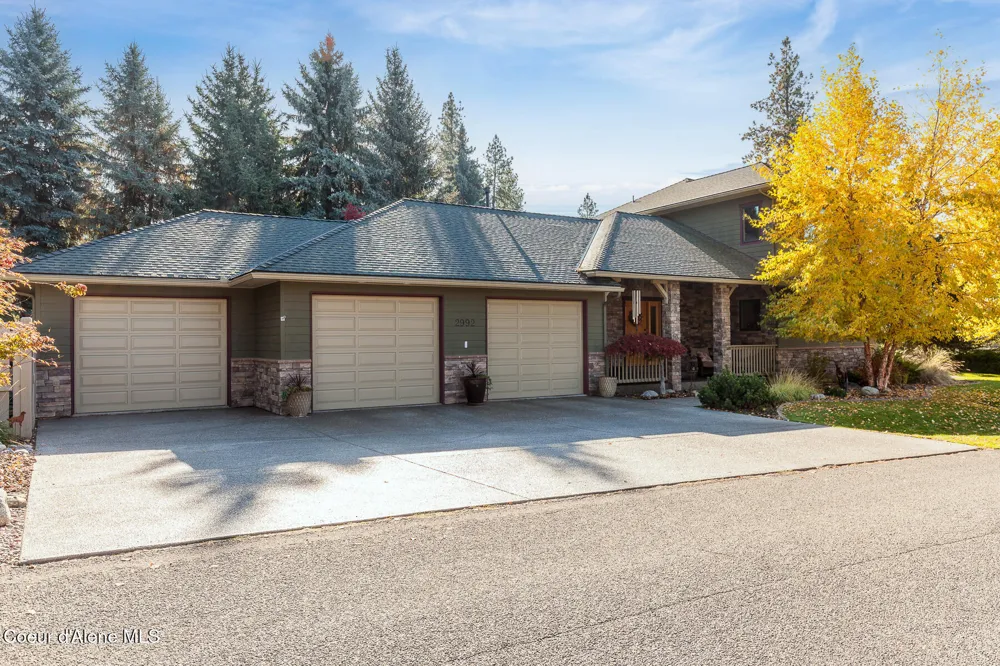 2992 E LAKE FOREST DRIVE Hayden Lake, ID 83835
