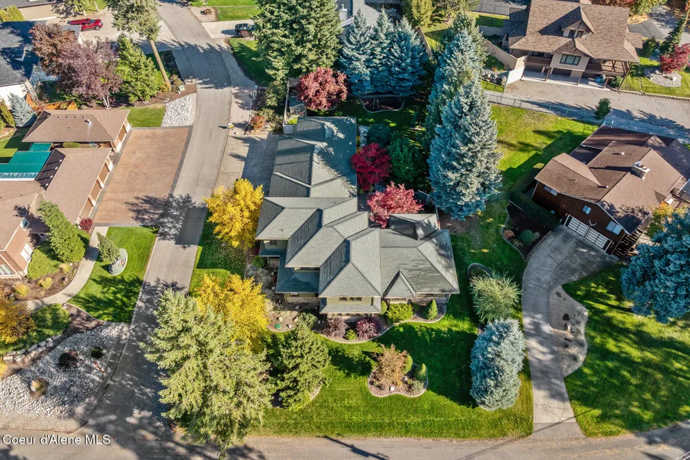 2992 E LAKE FOREST DRIVE Hayden Lake, ID 83835