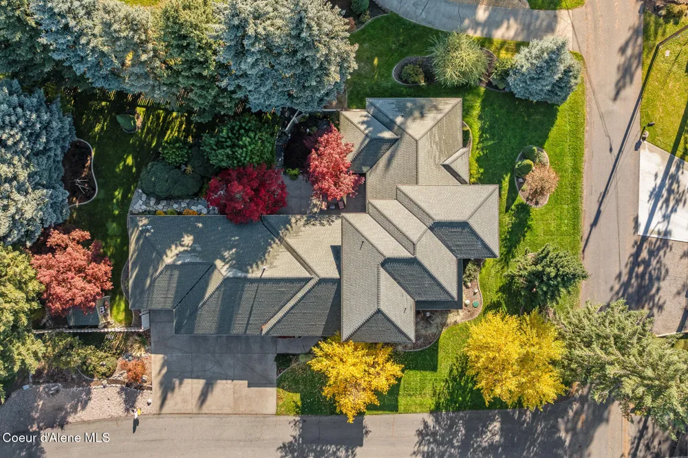 2992 E LAKE FOREST DRIVE Hayden Lake, ID 83835
