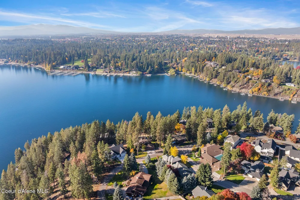 2992 E LAKE FOREST DRIVE Hayden Lake, ID 83835