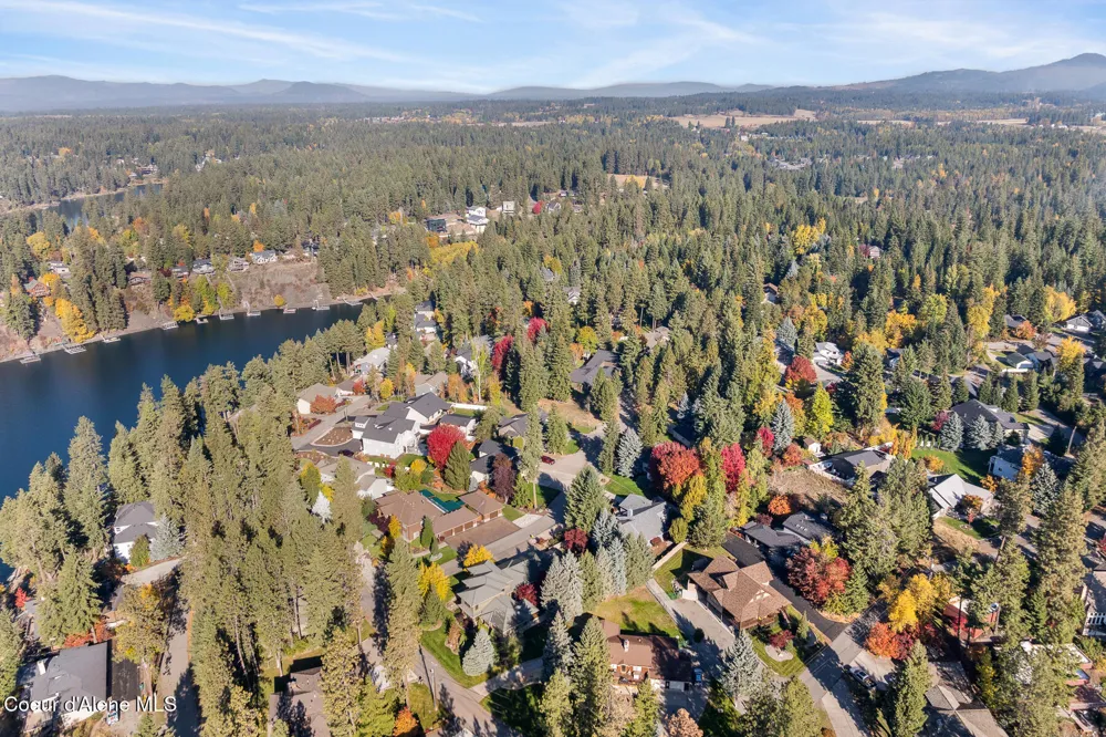 2992 E LAKE FOREST DRIVE Hayden Lake, ID 83835