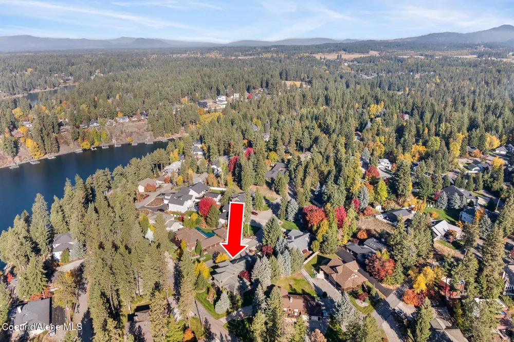 2992 E LAKE FOREST DRIVE Hayden Lake, ID 83835