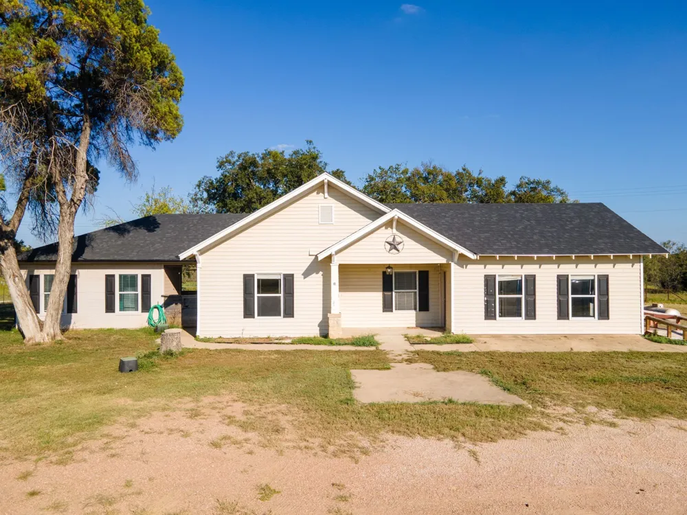 388 cr 3500 Lampasas, TX 76550