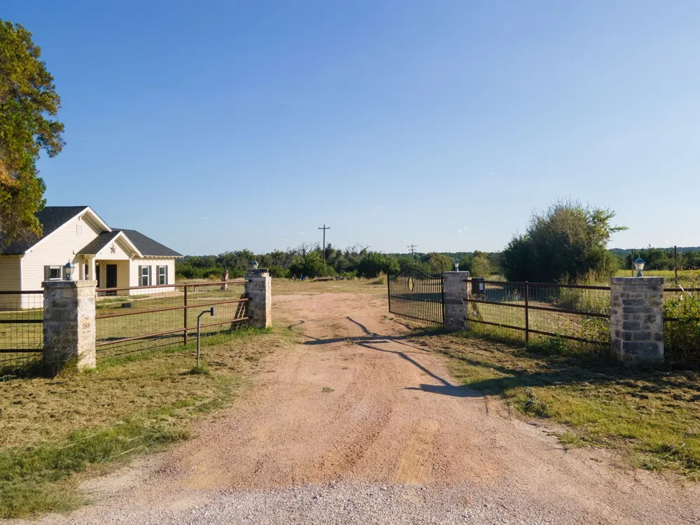 388 cr 3500 Lampasas, TX 76550