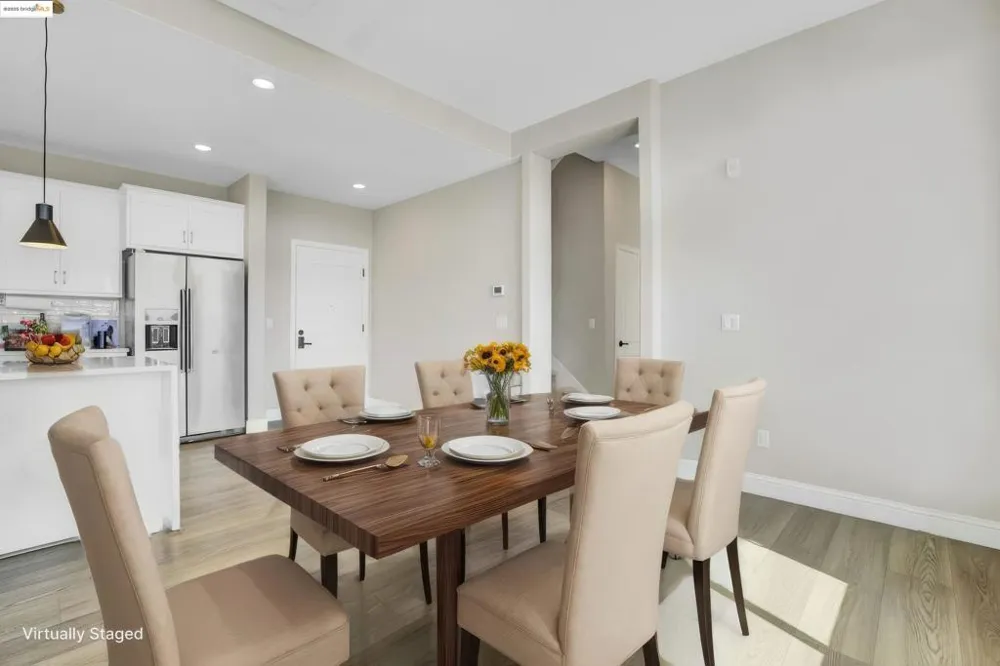 210 Waters Park Cir #304 San Mateo, CA 94403