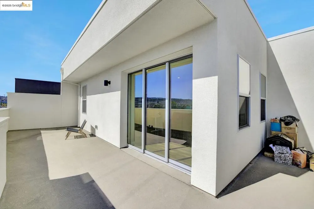 210 Waters Park Cir #304 San Mateo, CA 94403