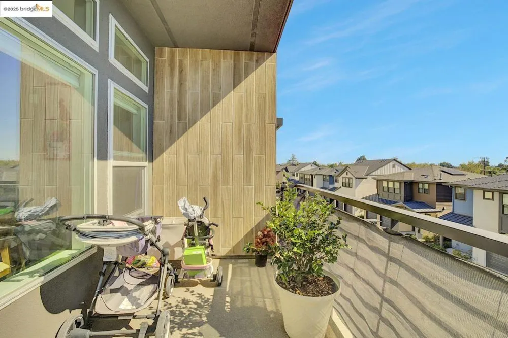 210 Waters Park Cir #304 San Mateo, CA 94403