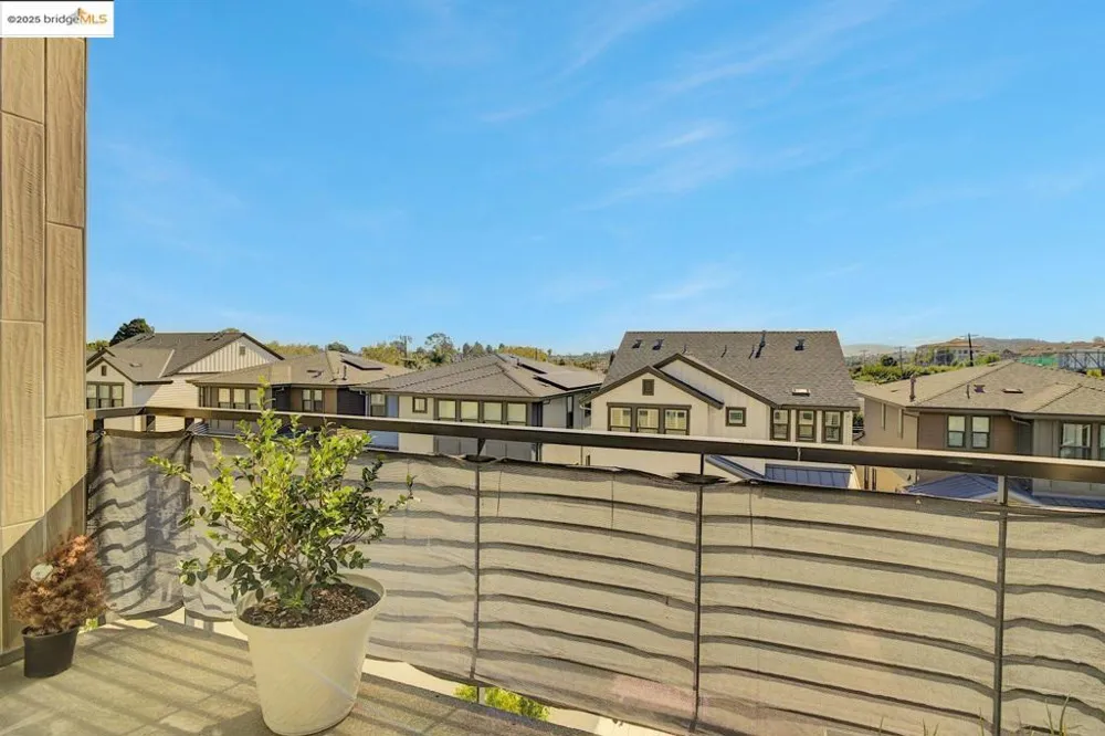 210 Waters Park Cir #304 San Mateo, CA 94403