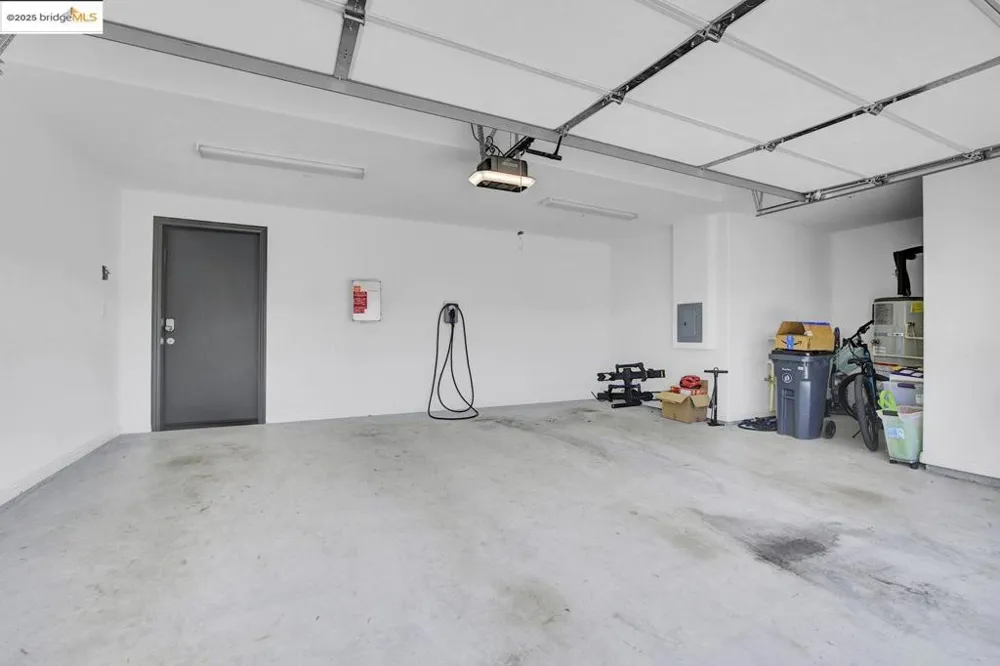 210 Waters Park Cir #304 San Mateo, CA 94403