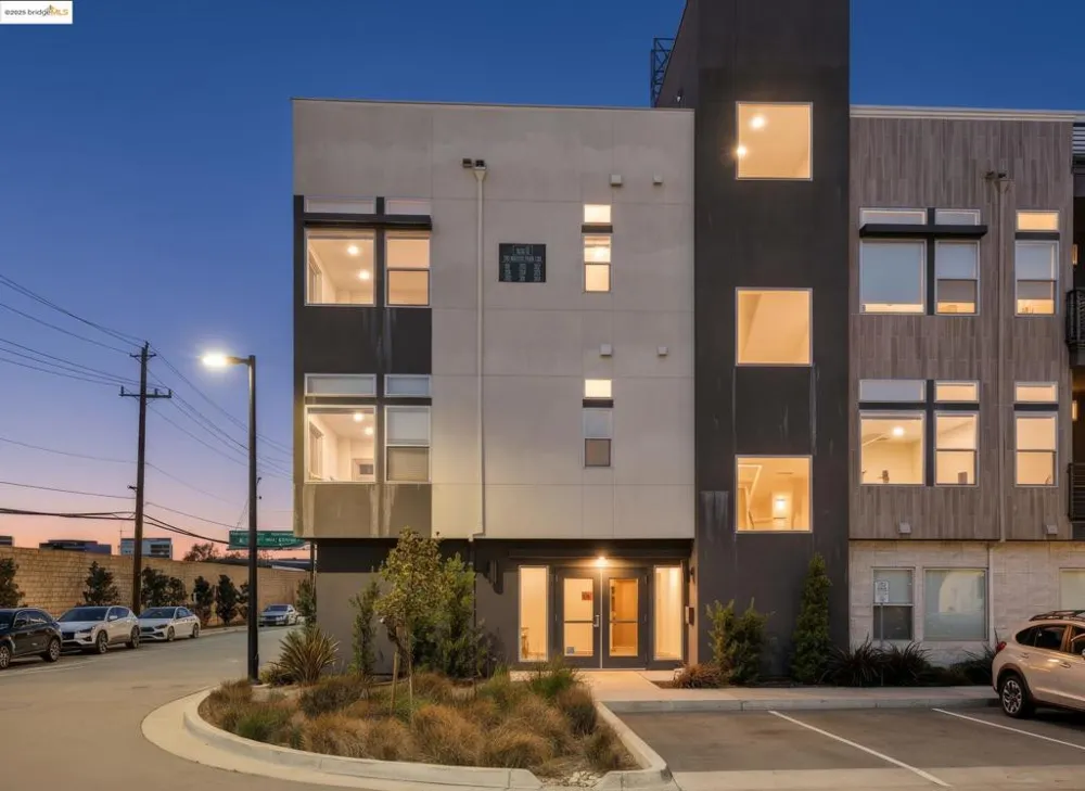 210 Waters Park Cir #304 San Mateo, CA 94403