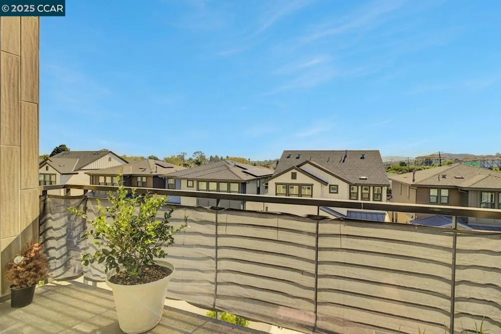 210 Waters Park Cir #304 San Mateo, CA 94403