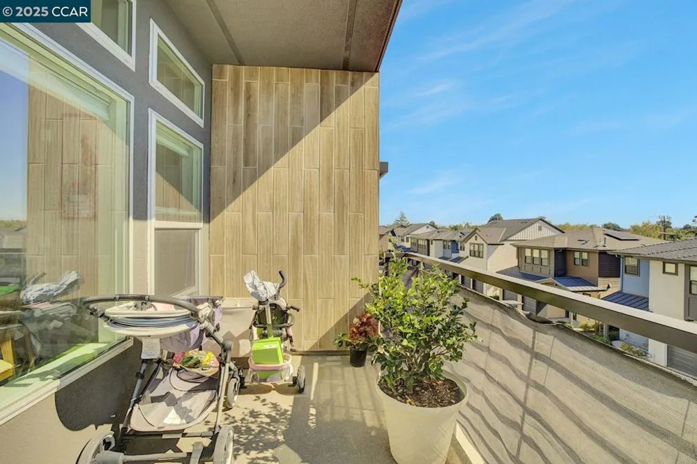 210 Waters Park Cir #304 San Mateo, CA 94403