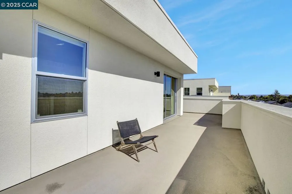 210 Waters Park Cir #304 San Mateo, CA 94403