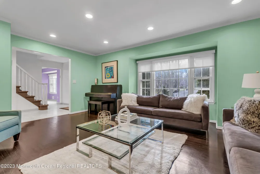 2912 Logan Road Oakhurst, NJ 07755