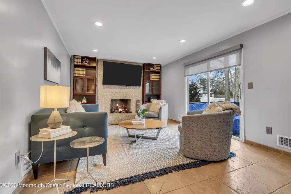 2912 Logan Road Oakhurst, NJ 07755