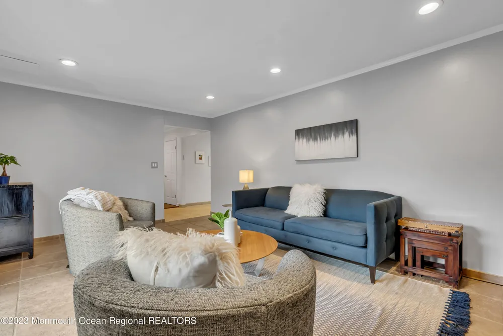 2912 Logan Road Oakhurst, NJ 07755