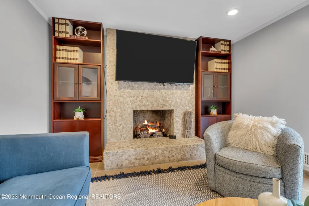 2912 Logan Road Oakhurst, NJ 07755