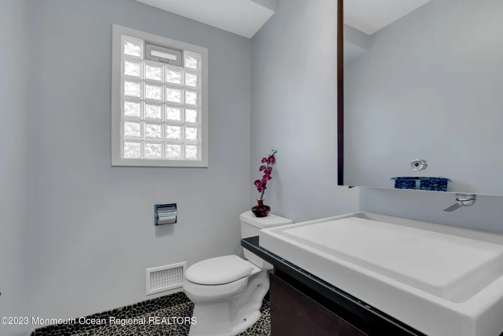 2912 Logan Road Oakhurst, NJ 07755