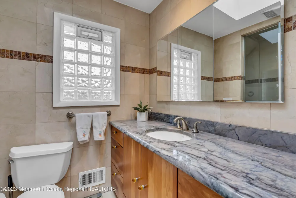 2912 Logan Road Oakhurst, NJ 07755