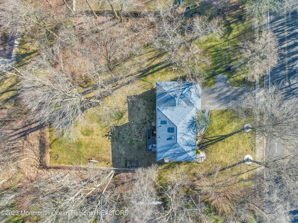 2912 Logan Road Oakhurst, NJ 07755