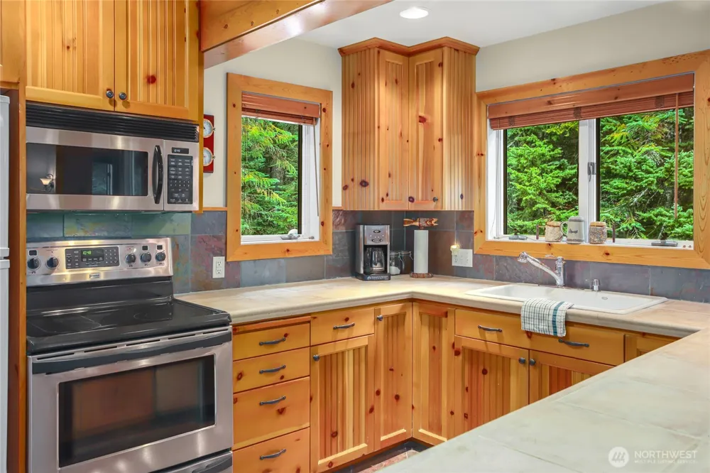 22 Alpental Street Snoqualmie Pass, WA 98068