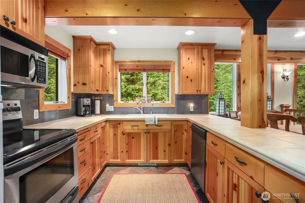 22 Alpental Street Snoqualmie Pass, WA 98068