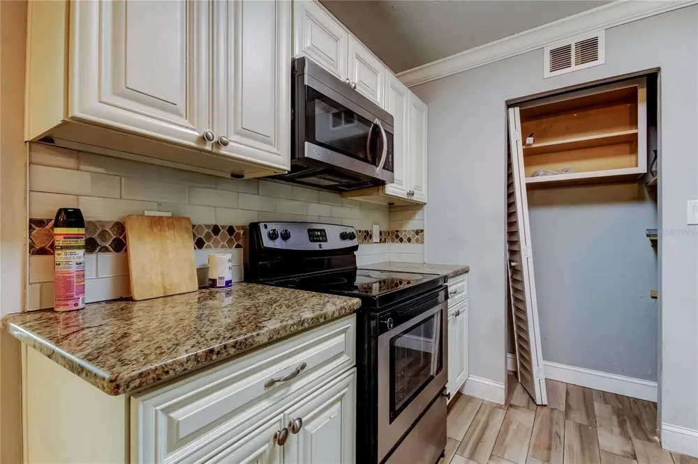 4532 DEVONSHIRE ROAD Tampa, FL 33634