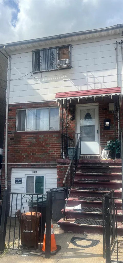 533 Underhill Avenue