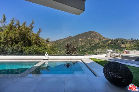 3437 Troy Drive