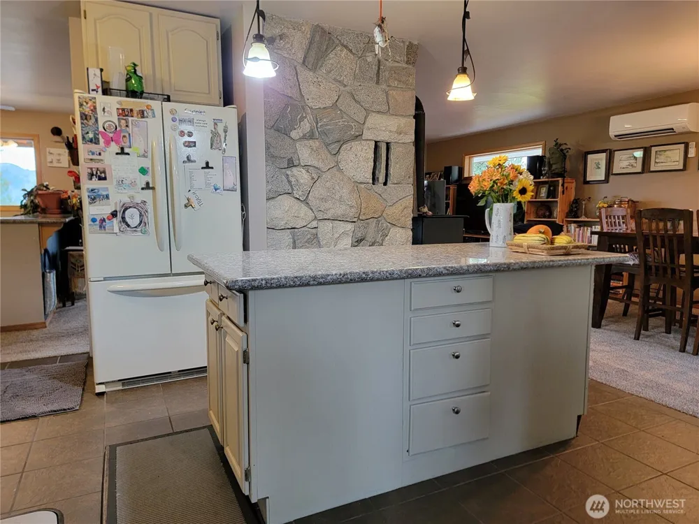 55 Gold Mountain Road Republic, WA 99166