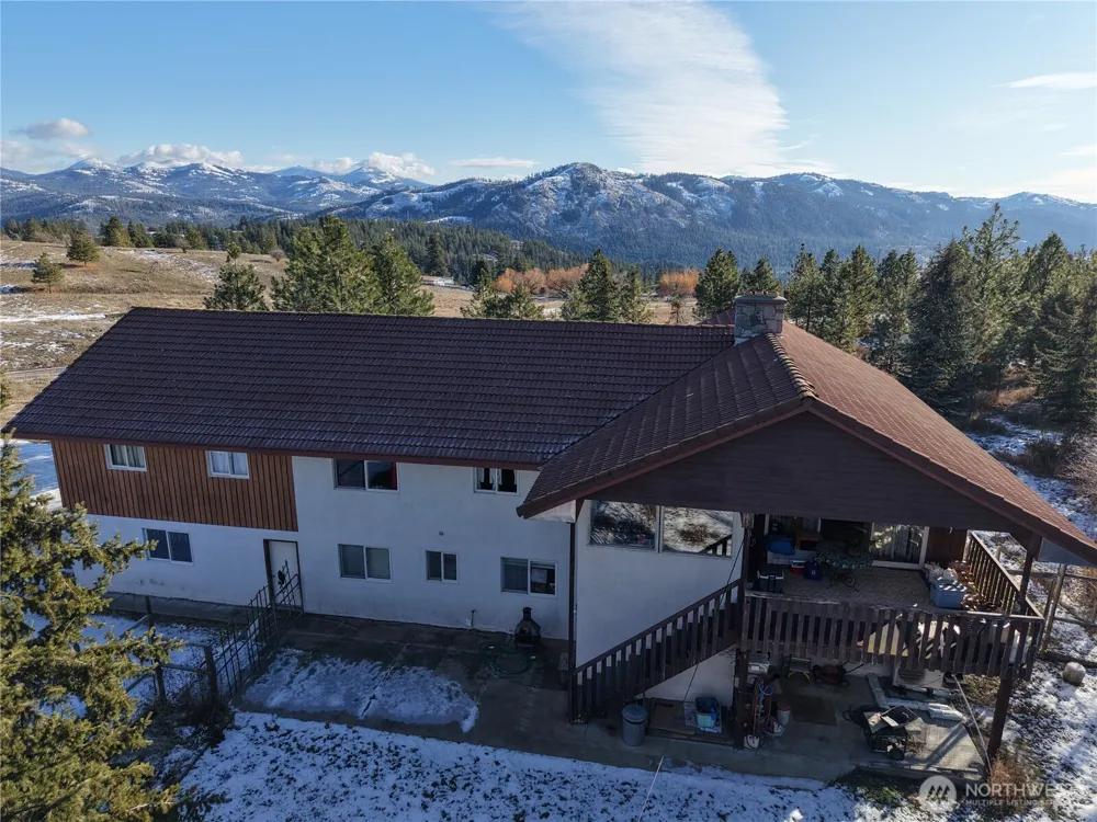 55 Gold Mountain Road Republic, WA 99166