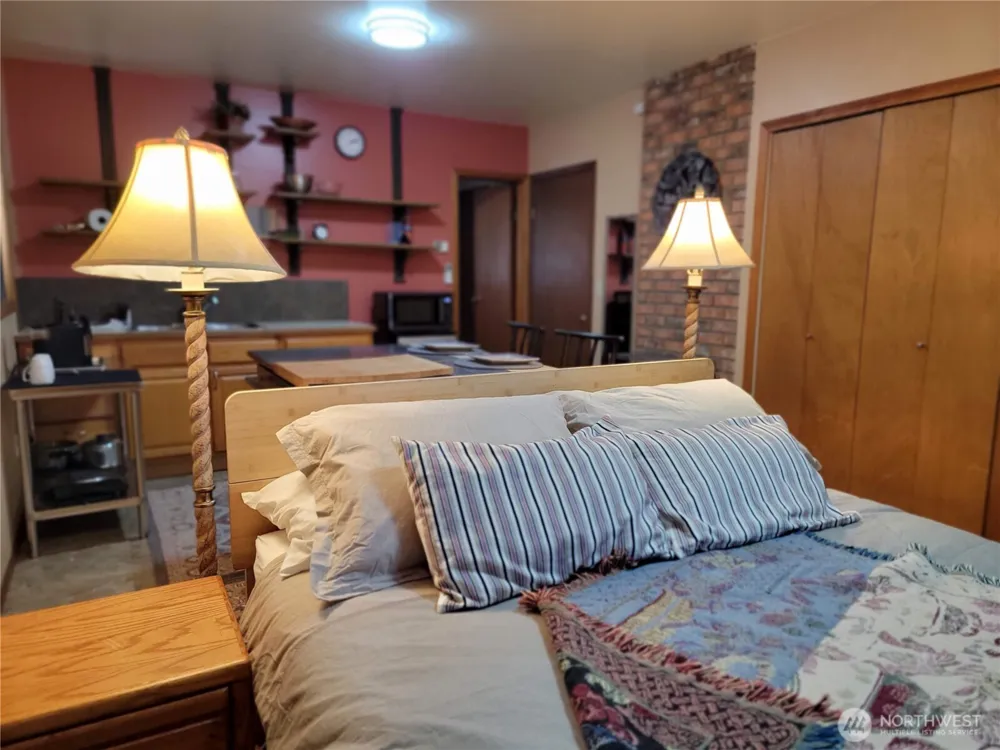 55 Gold Mountain Road Republic, WA 99166