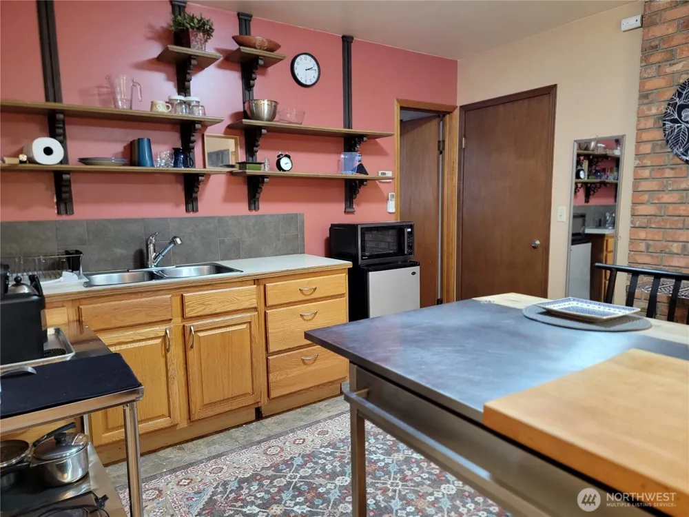 55 Gold Mountain Road Republic, WA 99166