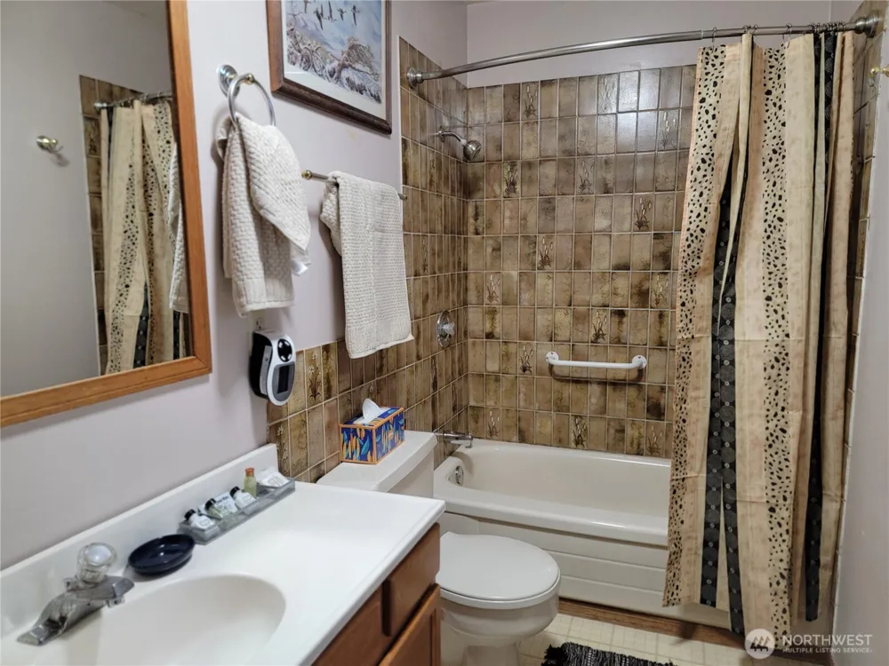 55 Gold Mountain Road Republic, WA 99166