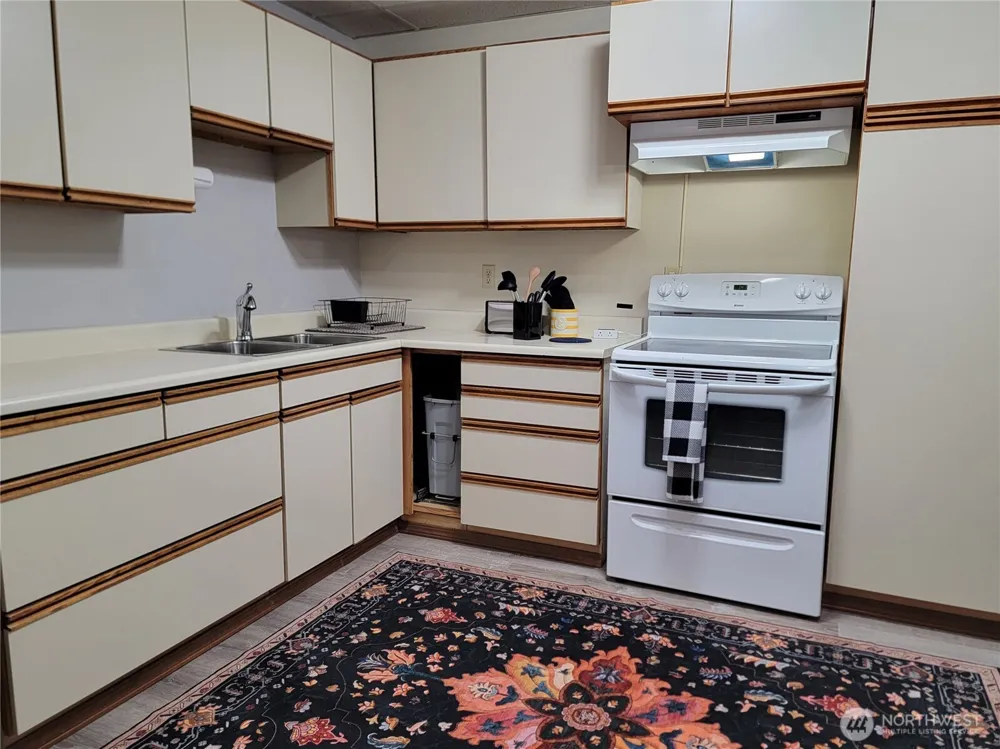 55 Gold Mountain Road Republic, WA 99166