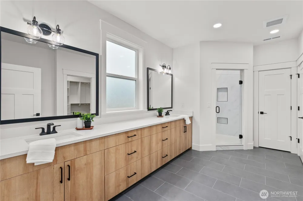 1095 Terrace Drive Lynden, WA 98264