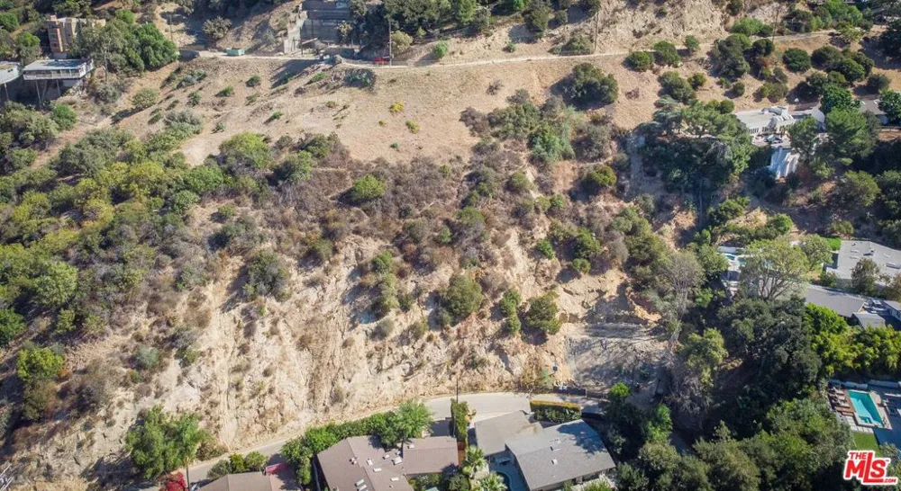 3557 Oakfield Sherman Oaks, CA 91423