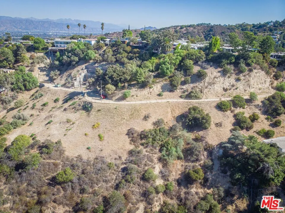 3557 Oakfield Sherman Oaks, CA 91423