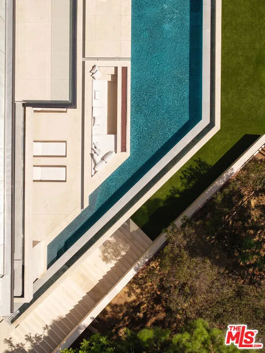 9126 Cordell Drive Los Angeles, CA 90069