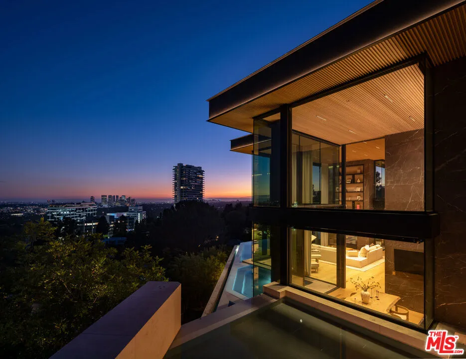 9126 Cordell Drive Los Angeles, CA 90069