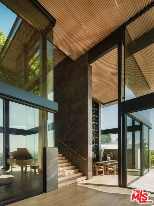 9126 Cordell Drive Los Angeles, CA 90069