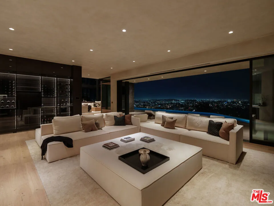 9126 Cordell Drive Los Angeles, CA 90069