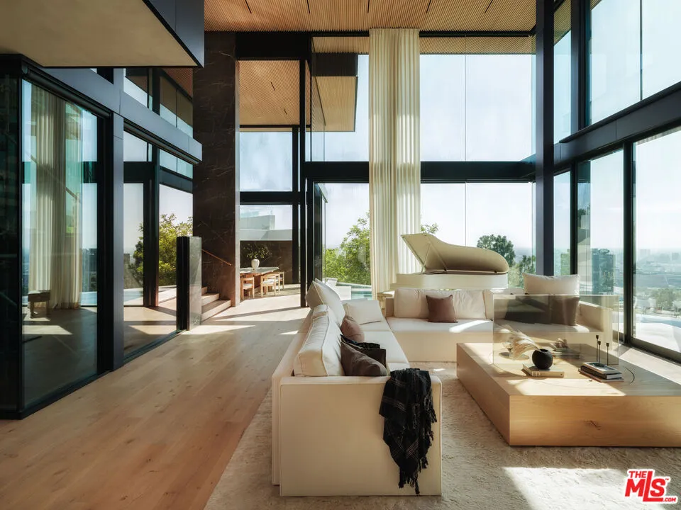 9126 Cordell Drive Los Angeles, CA 90069