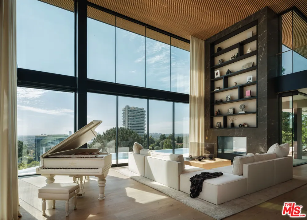 9126 Cordell Drive Los Angeles, CA 90069