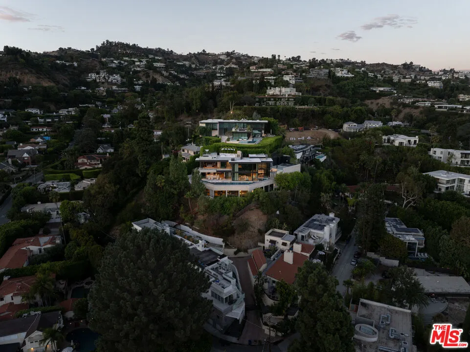 9126 Cordell Drive Los Angeles, CA 90069