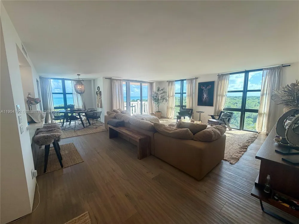 1121 Crandon Blvd #D608 Key Biscayne, FL 33149