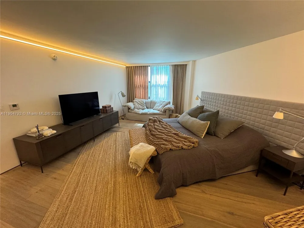 1121 Crandon Blvd #D608 Key Biscayne, FL 33149