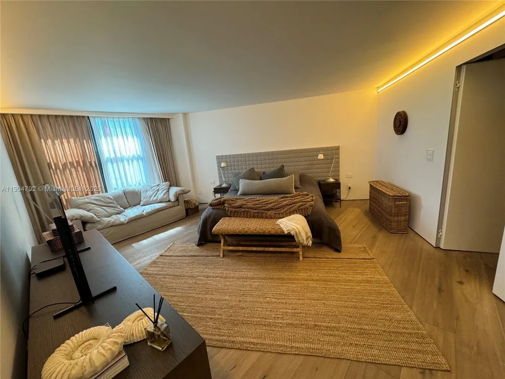 1121 Crandon Blvd #D608 Key Biscayne, FL 33149